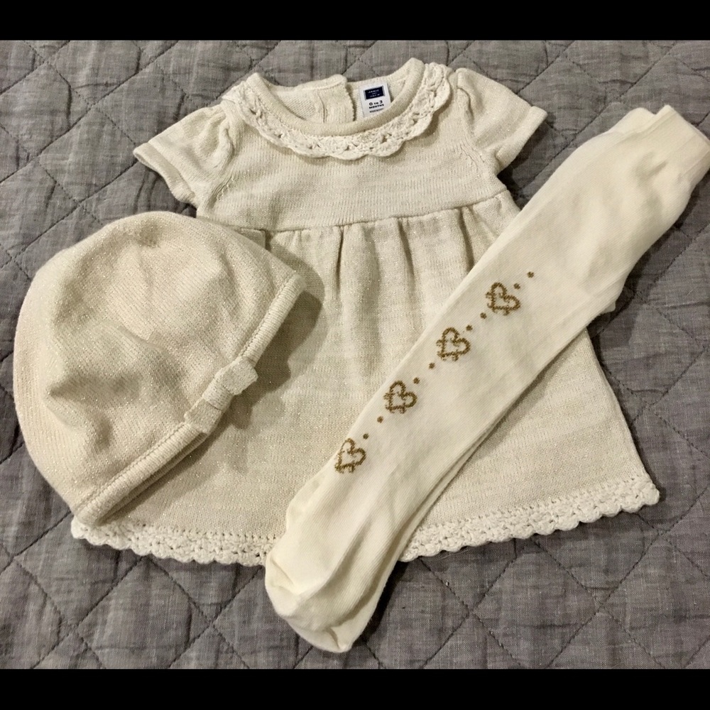 ⬇️ Dress, hat and leggings